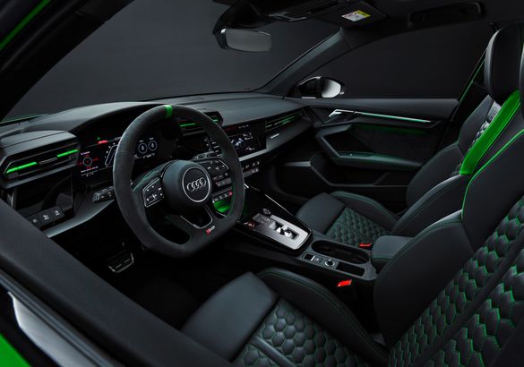 «Заряженные» Audi RS 3 оценили в рублях