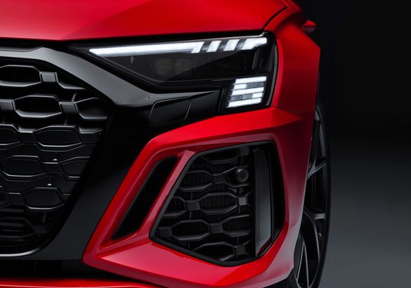 «Заряженные» Audi RS 3 оценили в рублях