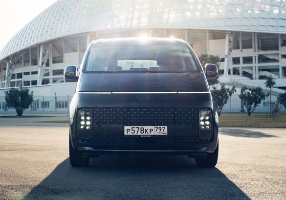 Минивэн и фургон Hyundai Staria представлены в России