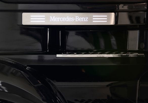 Mercedes-Benz представил тягач Actros L в эксклюзивной спецверсии