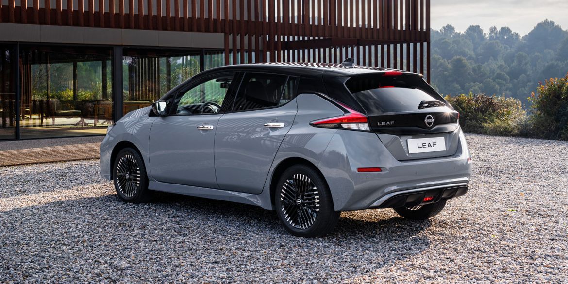 Электромобиль Nissan Leaf обновил внешность к новому модельному году