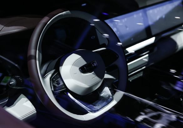 Флагманский кроссовер Geely Monjaro сертифицирован для России