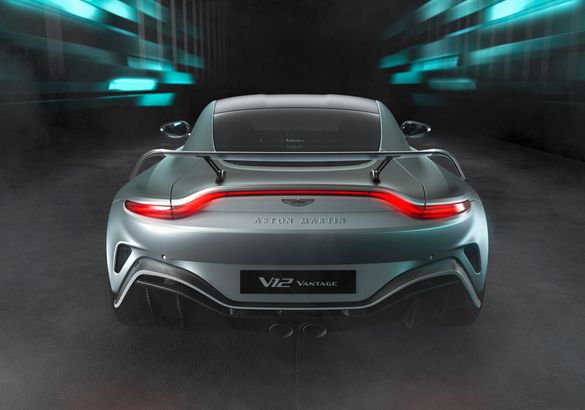Aston Martin представил купе V12 Vantage