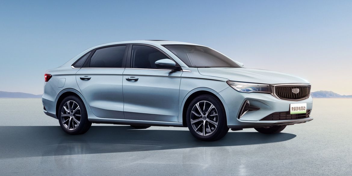 Гибридный седан Geely Emgrand стал ответом на подорожавший бензин