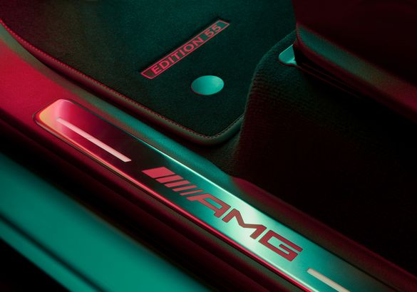 Подразделение Mercedes-AMG отметило 55-летие суперкаром GT Track Series и специальным «Гелендвагеном»