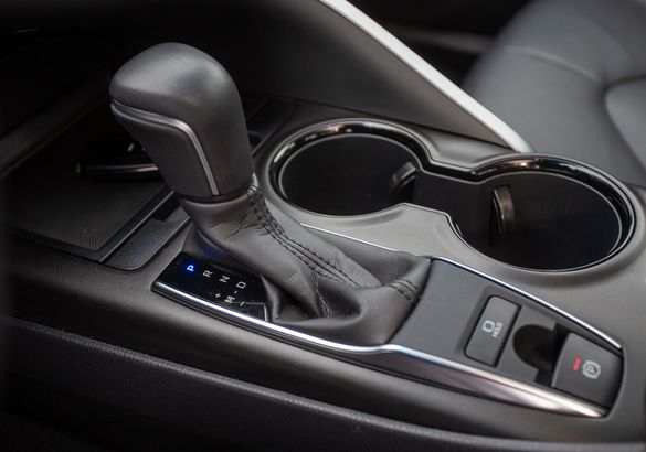 Тест-драйв обновленной Toyota Camry 2.0: бизнес-седан или седан для бизнеса?