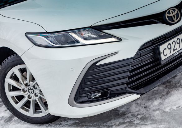 Тест-драйв обновленной Toyota Camry 2.0: бизнес-седан или седан для бизнеса?