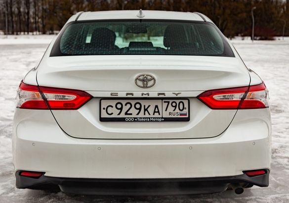 Тест-драйв обновленной Toyota Camry 2.0: бизнес-седан или седан для бизнеса?