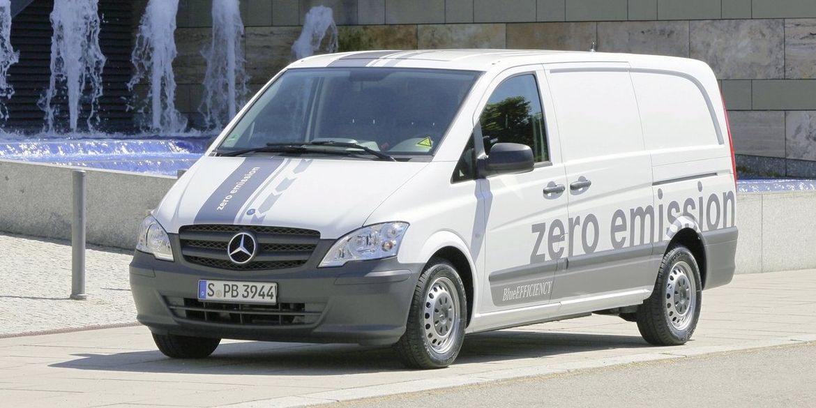 Mercedes-Benz выпустил 25-тысячный вэн на электротяге