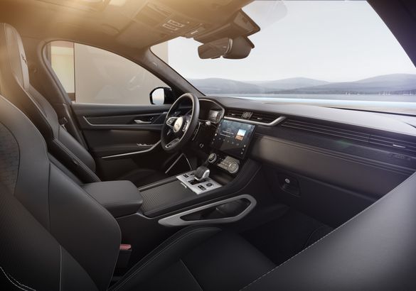Трехлитровые Jaguar F-Pace получили спортивную спецверсию
