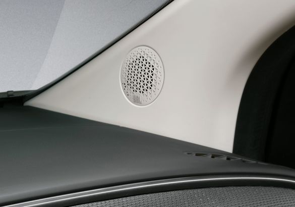 Новая версия Fiat 500 покорит аудиофилов вместе с Андреа Бочелли