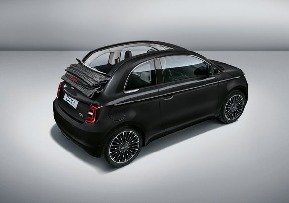 Новая версия Fiat 500 покорит аудиофилов вместе с Андреа Бочелли