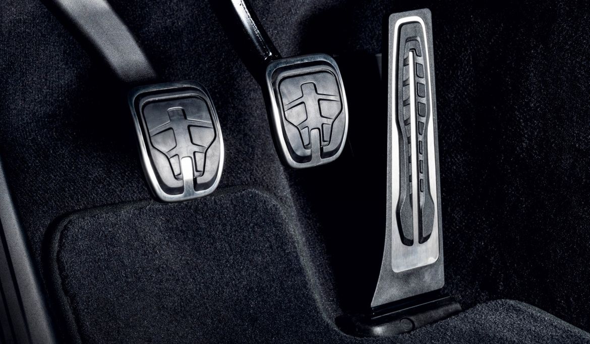 Toyota Supra получит механическую коробку передач