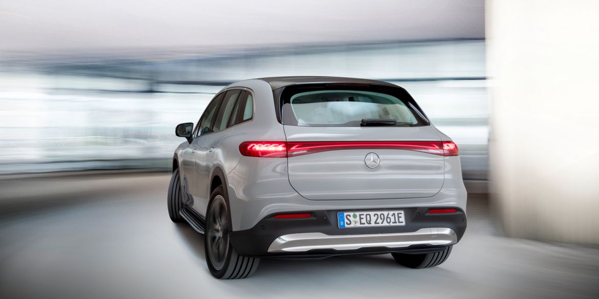 Mercedes-Benz представил флагманский электрокроссовер EQS SUV