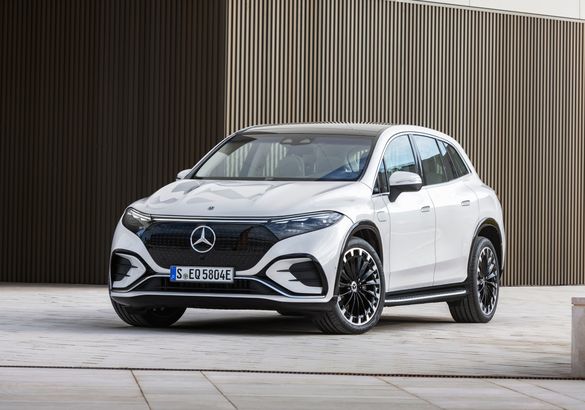 Mercedes-Benz представил флагманский электрокроссовер EQS SUV