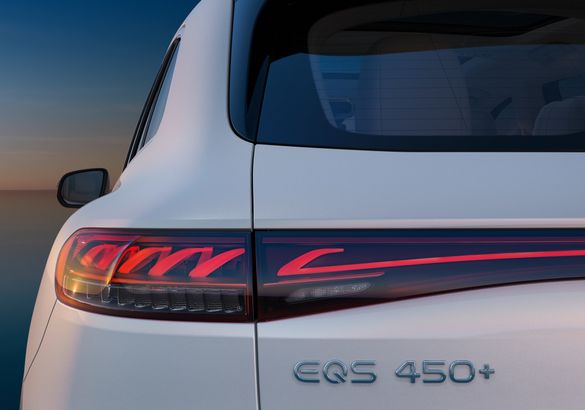 Mercedes-Benz представил флагманский электрокроссовер EQS SUV