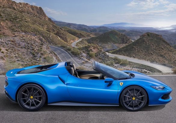 Ferrari представила гибридный спайдер 296 GTS