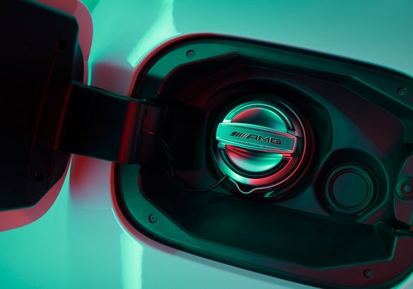 И стар и млад: Mercedes-AMG A 35 и CLA 35 присоединились к празднованию юбилея AMG