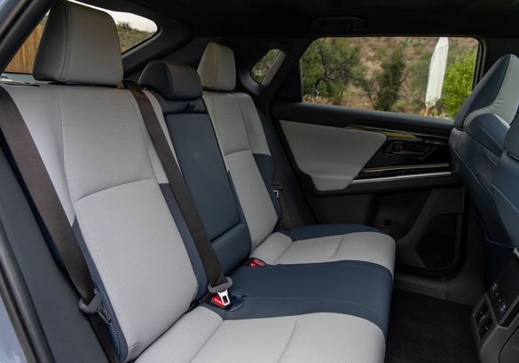 Дешевле Toyota bZ4X: Subaru назвала цены на электрокроссовер Solterra