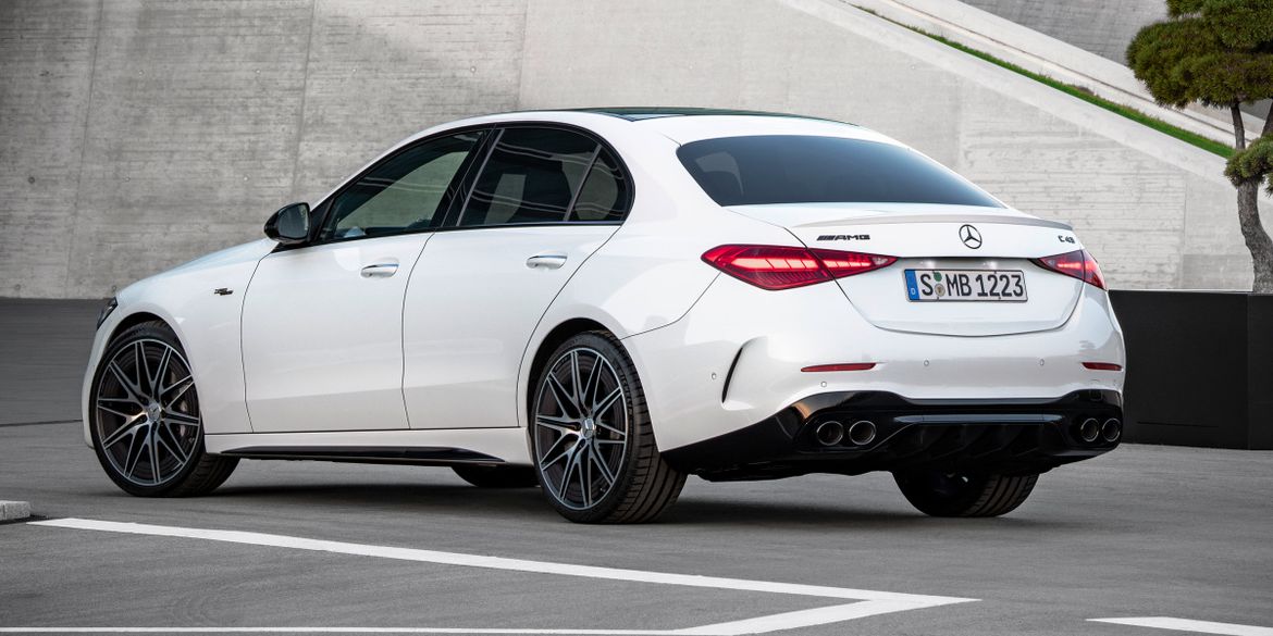 Новые Mercedes-AMG C 43 4Matic сменили V6 на «турбочетверку»
