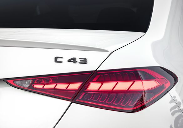 Новые Mercedes-AMG C 43 4Matic сменили V6 на «турбочетверку»