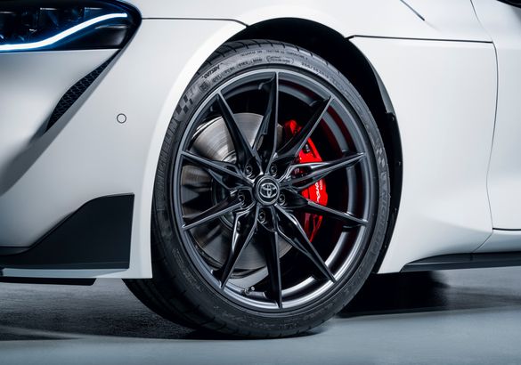 Toyota Supra дождалась механическую коробку