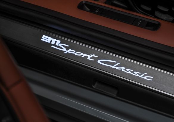 Новый Sport Classic стал самым мощным Porsche 911 с «механикой»