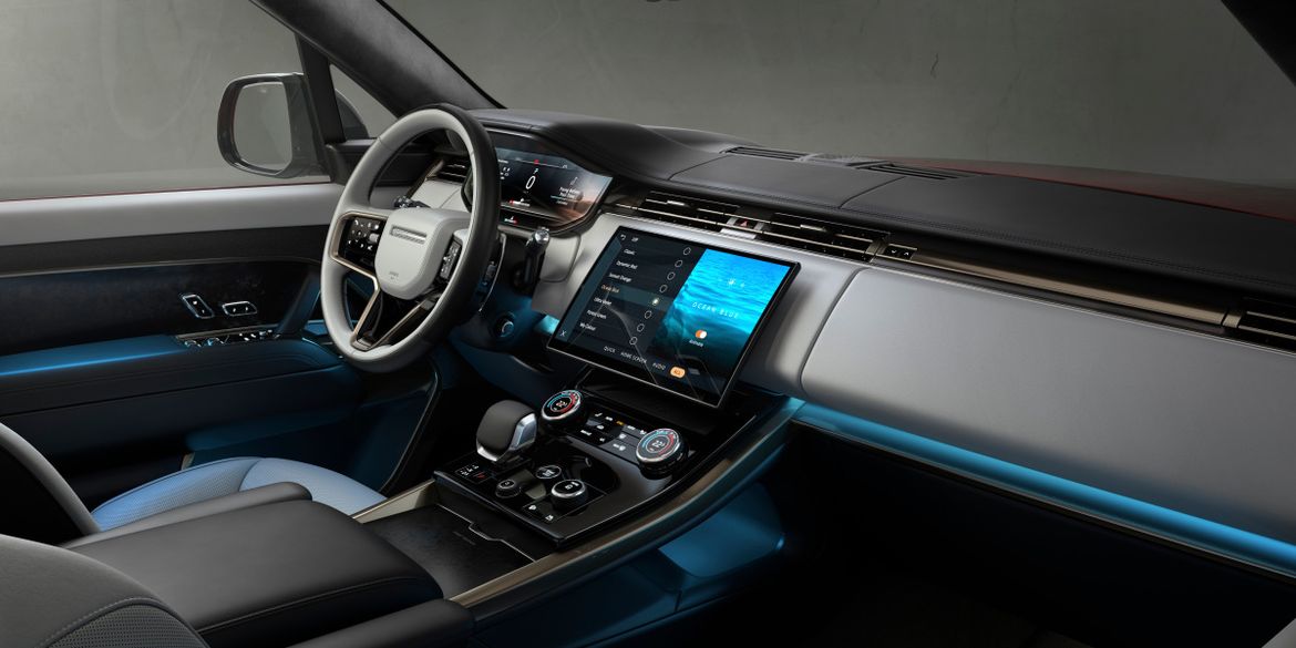 Кроссовер Range Rover Sport третьего поколения взял лучшее от старшего брата