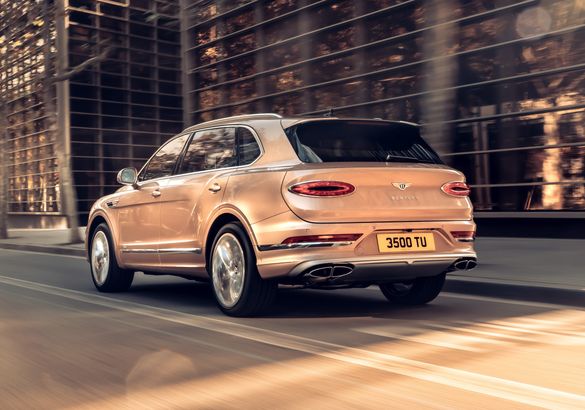 Bentley Bentayga получил длиннобазную версию