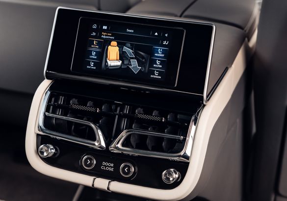 Bentley Bentayga получил длиннобазную версию