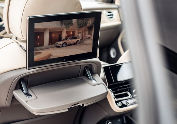 Bentley Bentayga получил длиннобазную версию