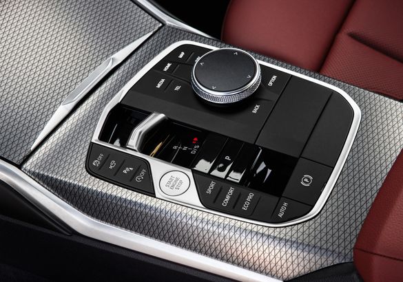 BMW представила рестайлинговые 3 Series