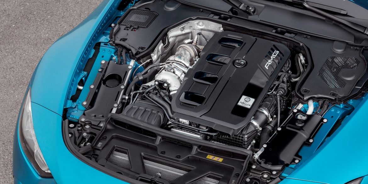Двухлитровый родстер Mercedes-AMG SL 43 оценили в евро