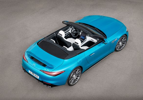 Двухлитровый родстер Mercedes-AMG SL 43 оценили в евро