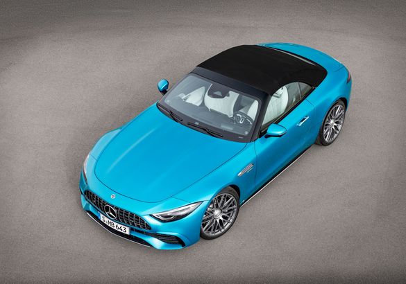 Двухлитровый родстер Mercedes-AMG SL 43 оценили в евро