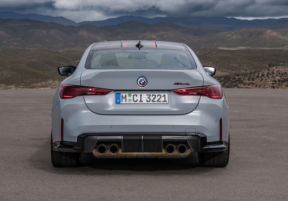 BMW M4 CSL возродил культовую аббревиатуру к юбилею