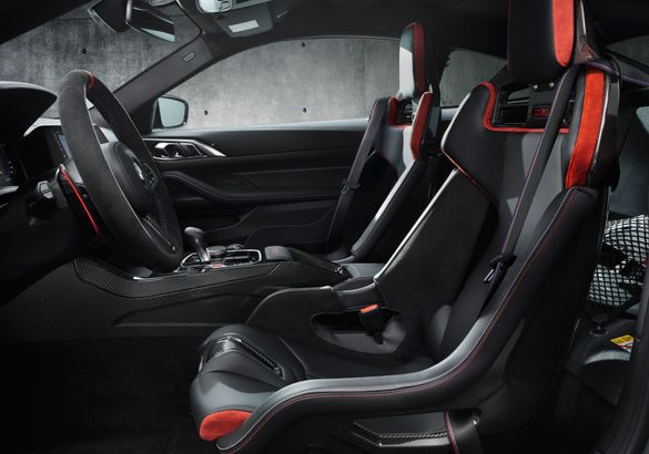BMW M4 CSL возродил культовую аббревиатуру к юбилею
