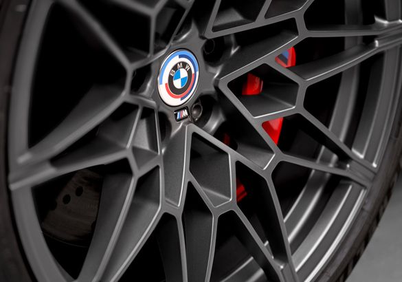 BMW M3 и M4 получили спецверсию в день 50-летия M GmbH