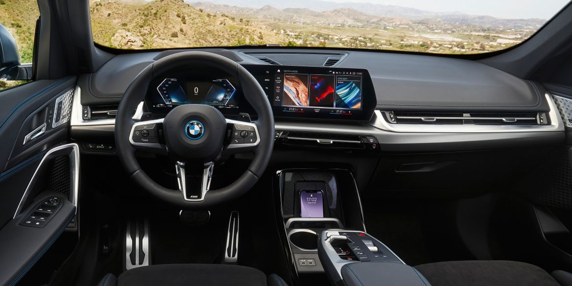 Кроссовер BMW X1 сменил поколение и получил электрическую версию
