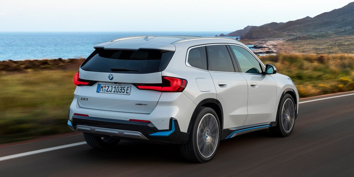 Кроссовер BMW X1 сменил поколение и получил электрическую версию