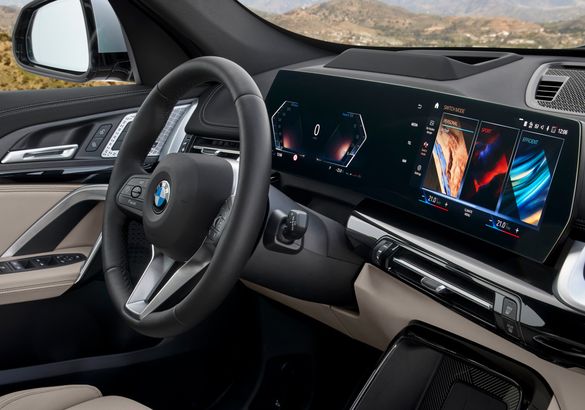 Кроссовер BMW X1 сменил поколение и получил электрическую версию