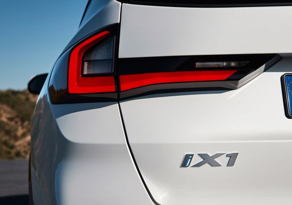 Кроссовер BMW X1 сменил поколение и получил электрическую версию
