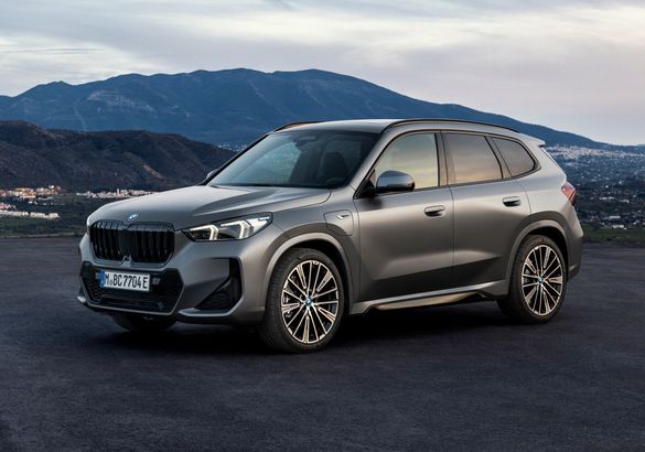 Кроссовер BMW X1 сменил поколение и получил электрическую версию