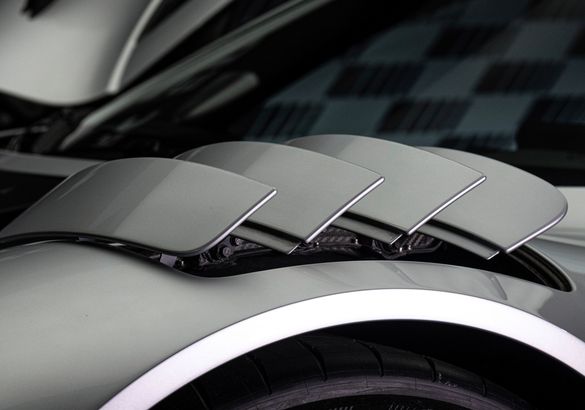 Дорожный гиперкар Mercedes-AMG One дождался официальной премьеры