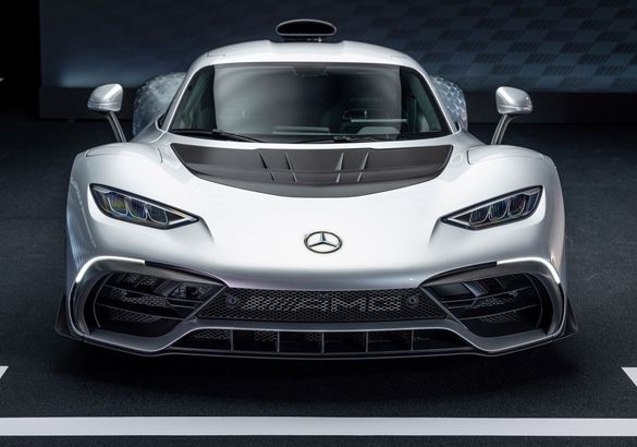 Дорожный гиперкар Mercedes-AMG One дождался официальной премьеры