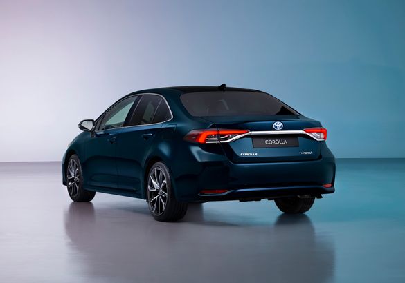 Toyota Corolla замаскировала техническую модернизацию под фейслифтинг