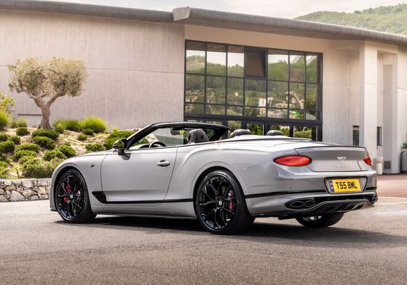 Bentley Continental получил спортивную версию, но она не мощнее стандартной