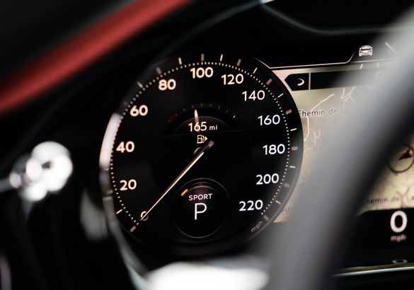 Bentley Continental получил спортивную версию, но она не мощнее стандартной