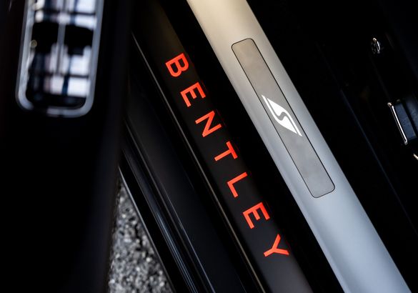 Bentley Continental получил спортивную версию, но она не мощнее стандартной