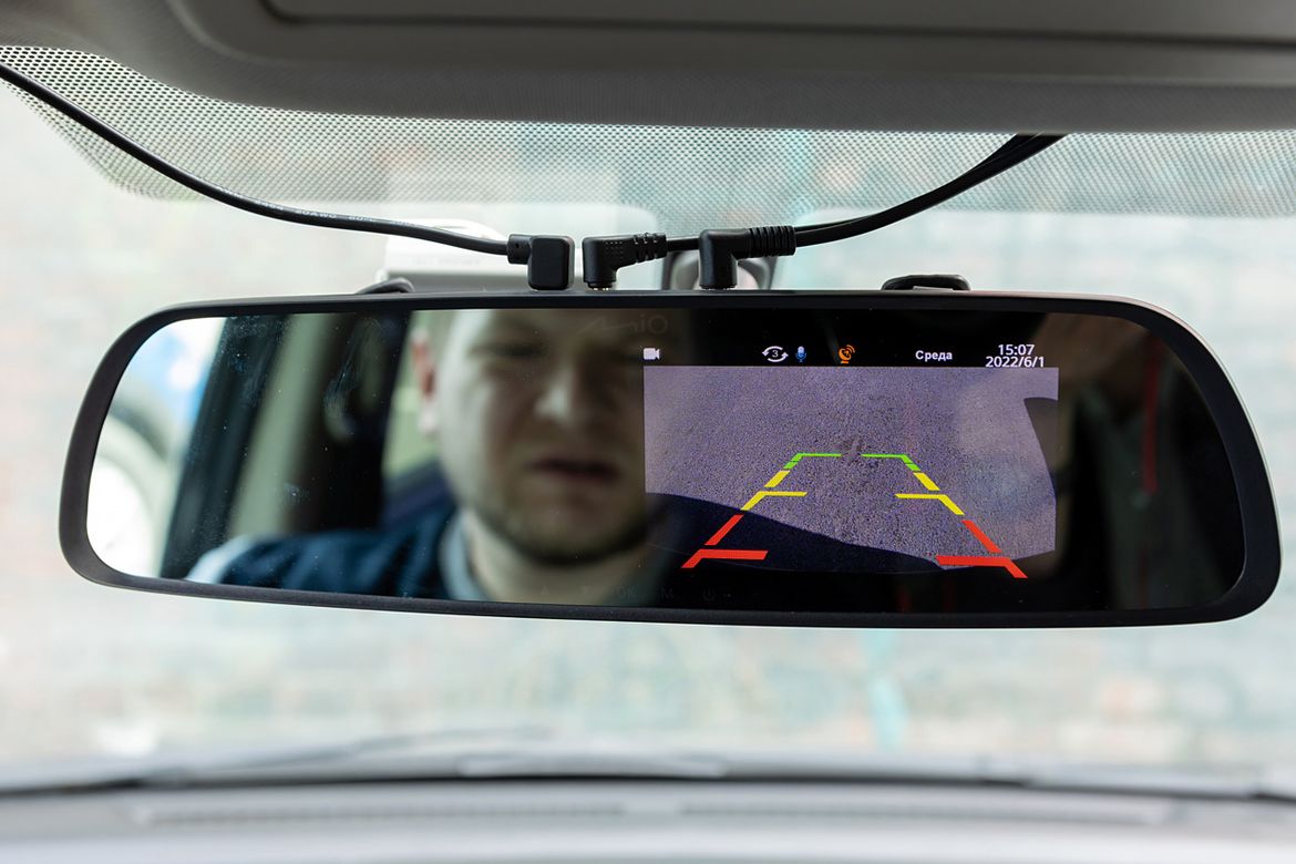 Тест видеорегистратора Mio MiVue R47D: «зеркальный» ответ дискомфорту